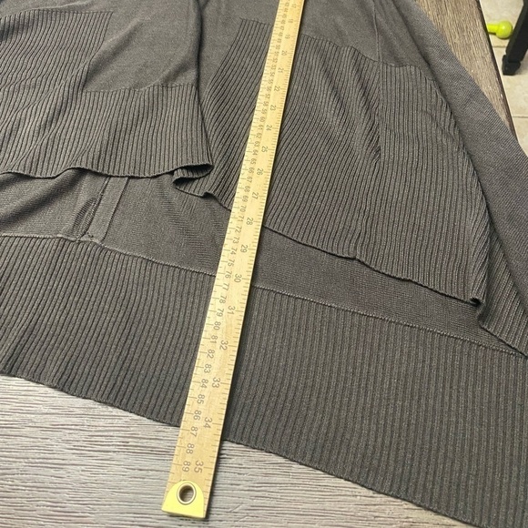 Cupio
Long Sleeve Exaggerated High Low Sweater light weight v-neck soft tunic - Picture 8 of 8